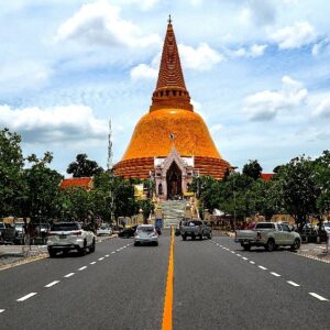 One day trip to Nakhon Pathom
